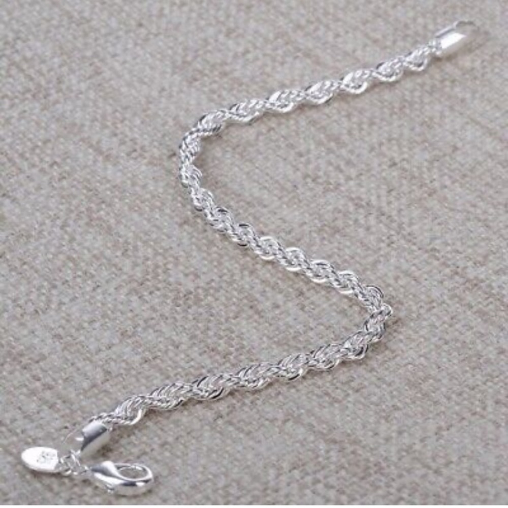 1 LEFT 💕 8” TWIST SILVER STAINLESS STEEL BRACELET - Picture 3 of 7